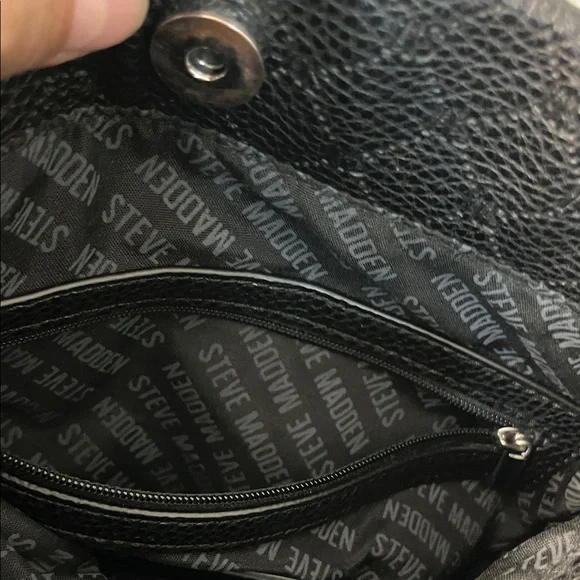 Steve Madden Black Crossbody Bag with Metal Nameplate - Picture 5 of 8